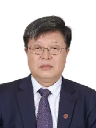 Zhengtao Wang